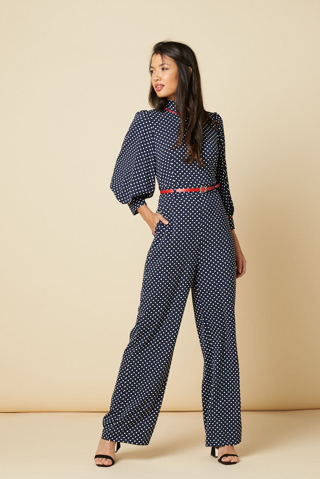 Marineblauer Jumpsuit mit Punktemuster