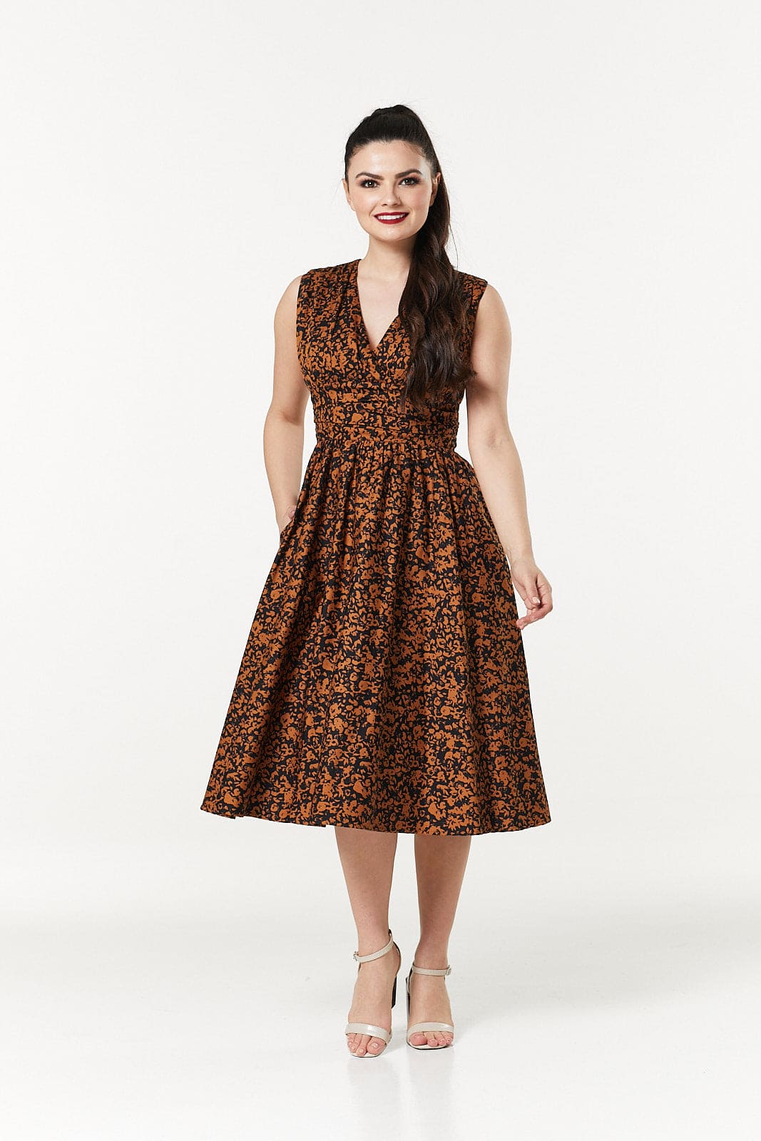 Printed Jackie V Nec, Sleeveless Midi Dress in Cotton Sateen