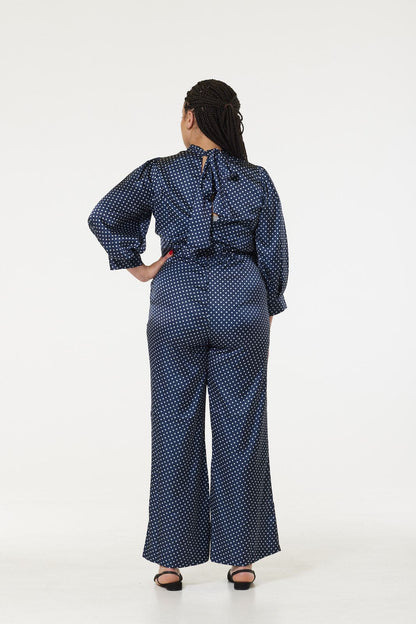 Marineblauer Jumpsuit mit Punktemuster